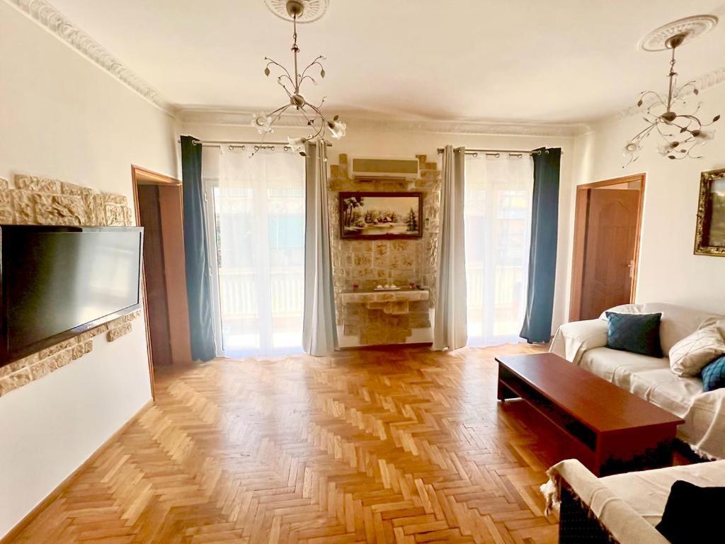 Neoclassical 2Bed In Kallimarmaro Atenas Exterior foto