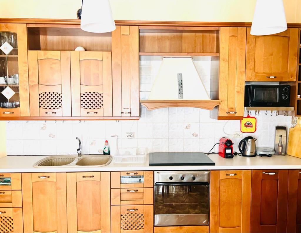 Neoclassical 2Bed In Kallimarmaro Atenas Exterior foto